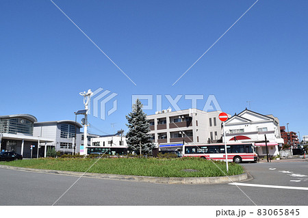 東京都瑞穂町 箱根ケ崎駅東口の街並み 83065845