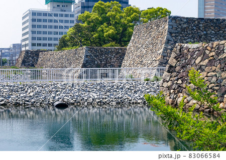 高松城の天守台 玉藻公園(香川県高松市) 高松城の天守台 玉藻公園(香川県高松市) 83066584