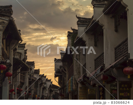 中国安徽省 屯渓 (黄山市) 徽州建築 / Tunxi, Aunhui, China 中国安徽省 屯渓 (黄山市) 徽州建築 / Tunxi, Aunhui, China 83066624