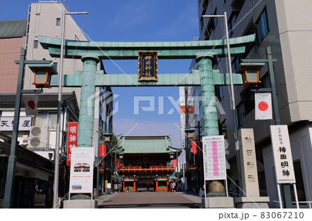 神田神社の隨神門と鳥居　東京都千代田区外神田 83067210