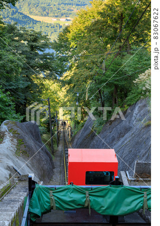 富山_秋の立山ケーブルカー 83067622