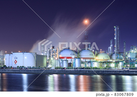 三重_四日市コンビナートの工場夜景 三重_四日市コンビナートの工場夜景 83067809