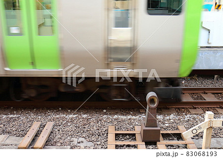 東京都千代田区　東京駅　4番線と5番線の山手線の間ゼロキロポスト　1969年に東京駅開業55周年記念 83068193