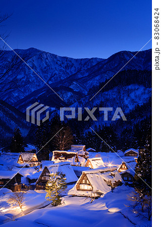富山_五箇山合掌集落・冬のライトアップ 富山_五箇山合掌集落・冬のライトアップ 83068424