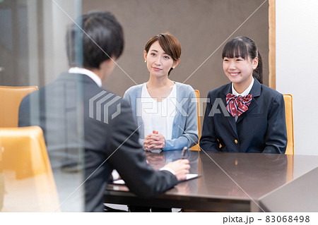 面接　受験　三者面談　撮影協力：WEEK芝大門(サンフロンティア不動産) 83068498