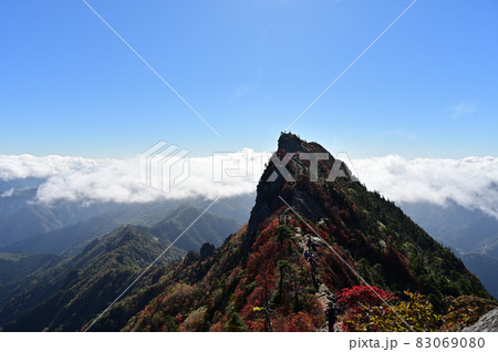 西日本最高峰の四国の霊山「石鎚山」の秋 83069080