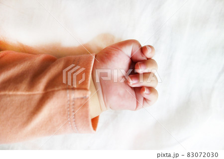 赤ちゃんの手 83072030