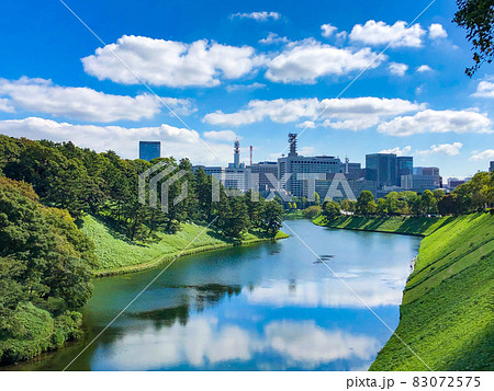 東京・江戸城（皇居）半蔵濠 83072575