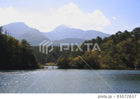 五色沼湖沼群:秋の毘沙門沼にて 五色沼湖沼群:秋の毘沙門沼にて 83072637