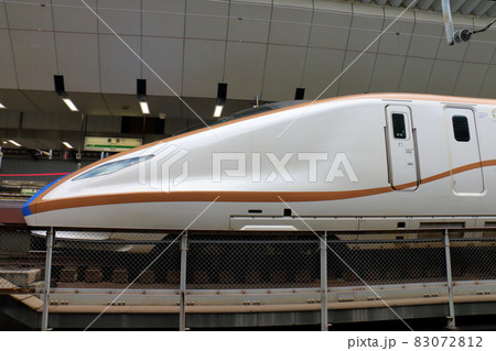 東京駅20番線 JR東日本 北陸新幹線 新幹線E7系・W7系電車 東京駅 東京都千代田区丸の内一丁目 東京駅20番線 JR東日本 北陸新幹線 新幹線E7系・W7系電車 東京駅 東京都千代田区丸の内一丁目 83072812