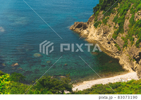 海岸沿い　綺麗な海　風景 83073190