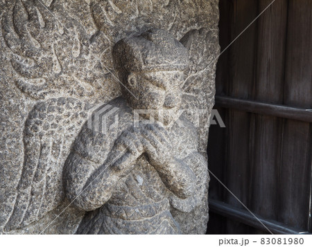 東京清澄・本誓寺の迦楼羅像 83081980