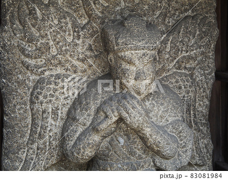 東京清澄・本誓寺の迦楼羅像 83081984