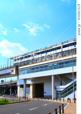 豊田市、八草駅とリニモの風景 豊田市、八草駅とリニモの風景 83082329