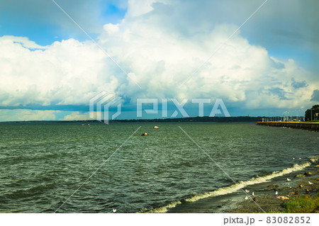 バルト海　タリン沖の空と雲 83082852