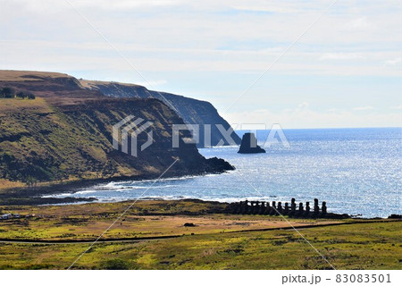 南太平洋　世界遺産モアイの孤島　イースター島 83083501