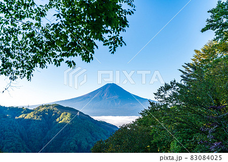 「山梨県」御坂みちから眺める富士山 「山梨県」御坂みちから眺める富士山 83084025