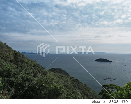 万葉の岬から見る相生湾入り口付近の眺望 83084430