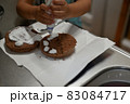娘とお家でケーキ作り 83084717