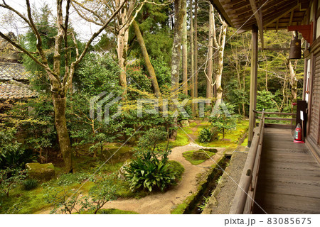 京都　三千院の風景 83085675