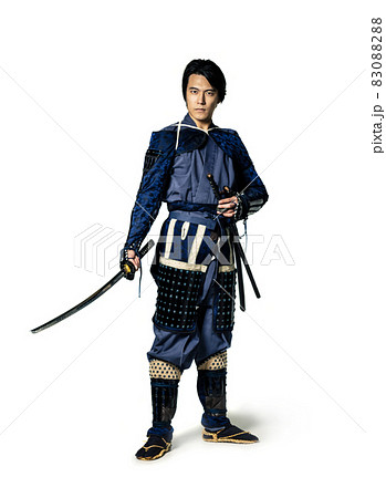 刀を抜くサムライ　武将　武士　時代劇 83088288
