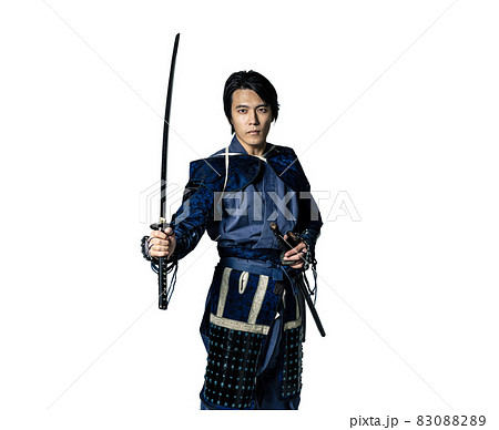 刀を抜くサムライ　武将　武士　時代劇 83088289