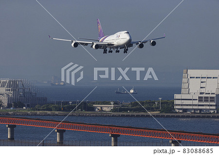 羽田空港 タイ航空 B747着陸 83088685