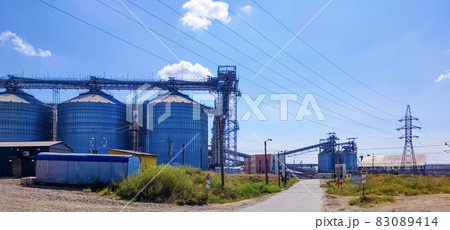 Loading corn for storage at a grain elevator Loading corn for storage at a grain elevator 83089414