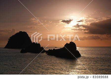 光り輝く中林海岸の朝 83089688