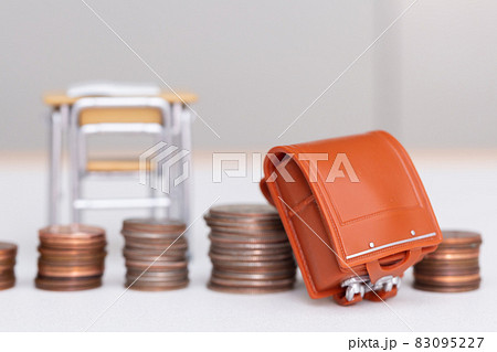 教育費 塾代 学費 受験費用 お金のイメージ 83095227