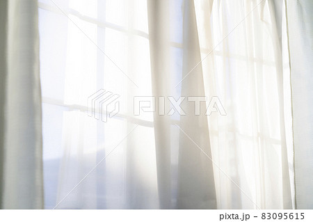 明るい窓辺 白カーテン 素材 明るい窓辺 白カーテン 素材 83095615