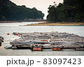 夕焼けの九十九島と養殖いかだ 83097423