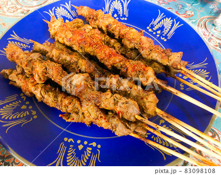 新疆シルクロード名物・羊肉串 新疆シルクロード名物・羊肉串 83098108