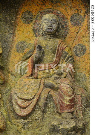 地蔵菩薩半跏像(ホキ石仏第一群(堂ヶ迫石仏) 第4龕・国宝 臼杵石仏/大分県臼杵市) 地蔵菩薩半跏像(ホキ石仏第一群(堂ヶ迫石仏) 第4龕・国宝 臼杵石仏/大分県臼杵市) 83098428