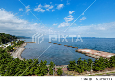 蟹田港から津軽半島と下北半島の間をとおして津軽海峡、北海道が見えます。 83098443