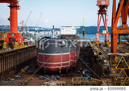 造船産業とジブクレーン 83099060