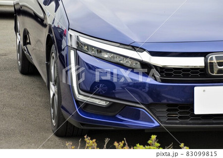 自動車イメージ　ホンダクラリティPHEVのフロントマスク 83099815
