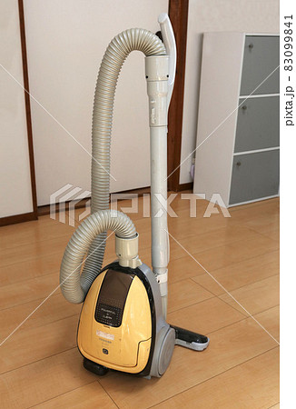 古い家庭用掃除機の写真素材 [83099841] - PIXTA