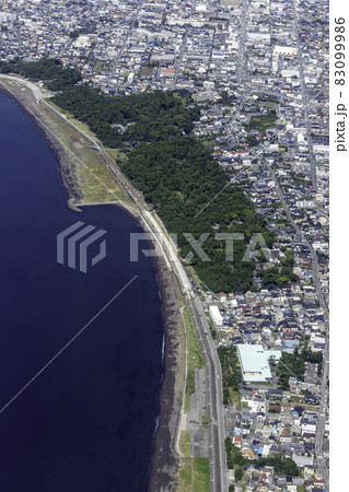 沼津御用邸記念公園付近を空撮 83099986