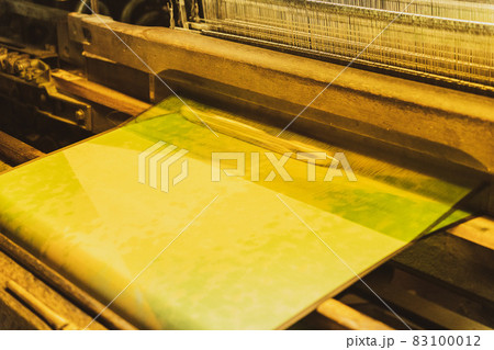 機織り業が盛んにおこなわれた富士吉田市の織物屋 83100012