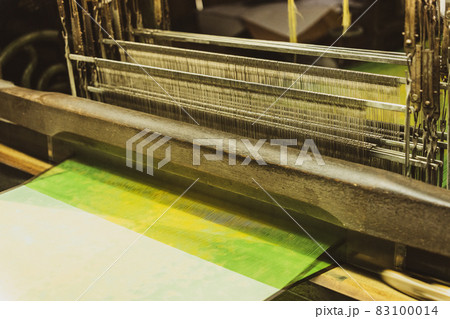 機織り業が盛んにおこなわれた富士吉田市の織物屋 83100014