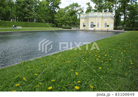 ロシア、サンクトペテルブルク、エカテリーナ宮殿、エカテリーナ公園、上の浴槽 83100649