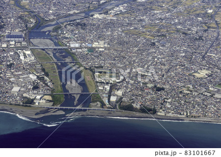 神奈川県小田原市の酒匂川河口付近を空撮 83101667