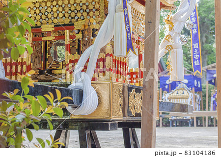 神輿　祭り　伝統行事　春　夏祭り　お祭り　豪華な神輿 83104186