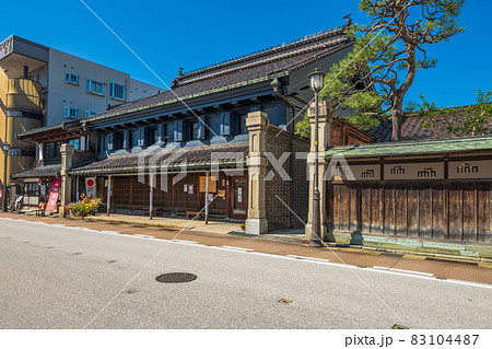 富山県　高岡市　山町筋の町並み 83104487