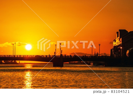幣舞橋の夕景 83104521