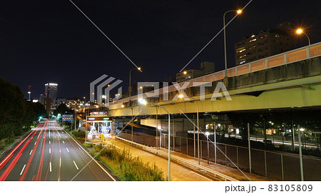 名古屋市中区の御園歩道橋から見た「ささしまライブ24地区」や名古屋高速の夜景 83105809