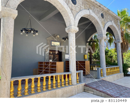 Beautiful Arabian architecture with large columns and arches. The concept of tourism and recreation in Arab countries Beautiful Arabian architecture with large columns and arches. The concept of tourism and recreation in Arab countries 83110449