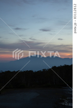 夕暮れの野反峠から見る浅間山 夕暮れの野反峠から見る浅間山 83112612