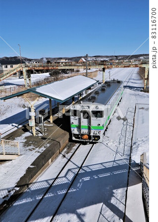 西庶路駅に停車するキハ40系気動車(北海道白糠町) 西庶路駅に停車するキハ40系気動車(北海道白糠町) 83116700